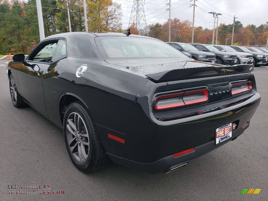 2018 Challenger GT AWD - Pitch Black / Black/Ruby Red photo #5