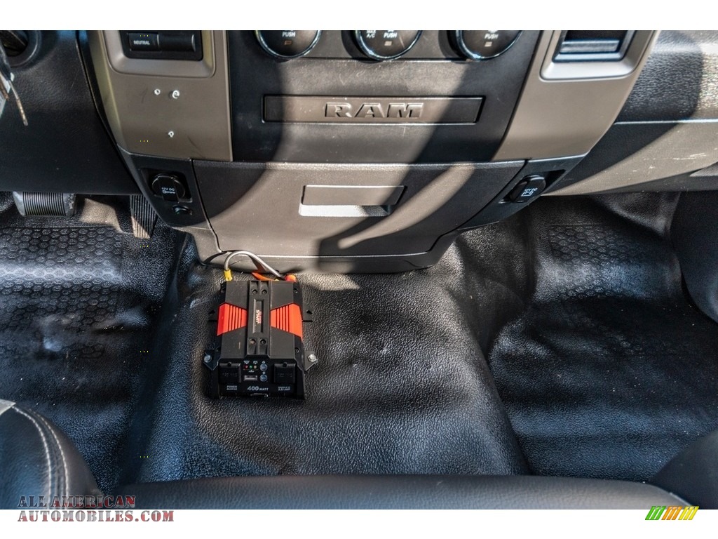 2012 Ram 1500 ST Quad Cab 4x4 - Bright White / Dark Slate Gray/Medium Graystone photo #41