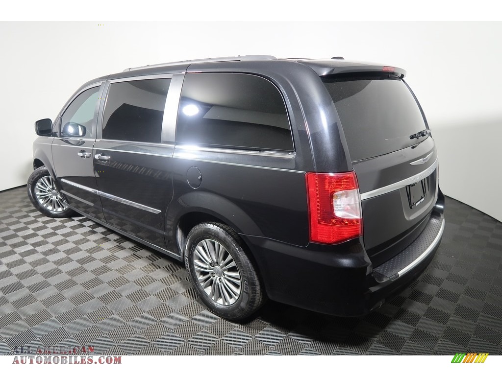 2015 Town & Country Touring-L - Brilliant Black Crystal Pearl / Black/Light Graystone photo #12