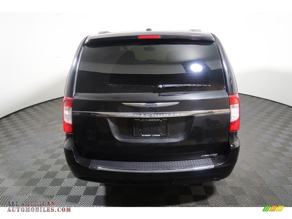 2015 Town & Country Touring-L - Brilliant Black Crystal Pearl / Black/Light Graystone photo #13