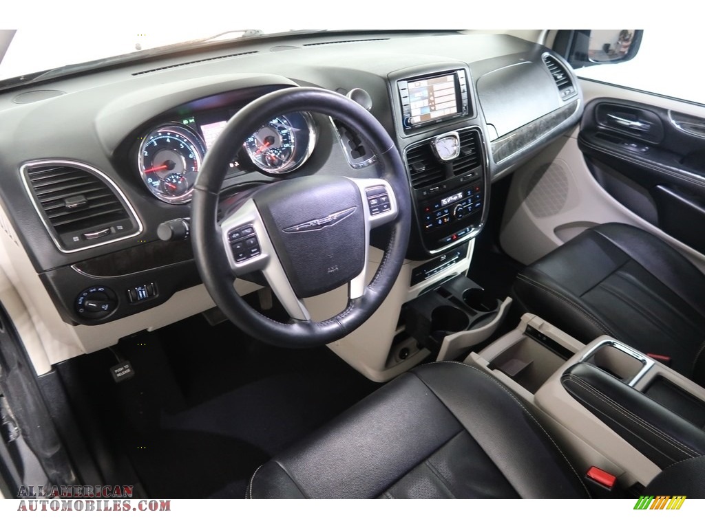 2015 Town & Country Touring-L - Brilliant Black Crystal Pearl / Black/Light Graystone photo #16