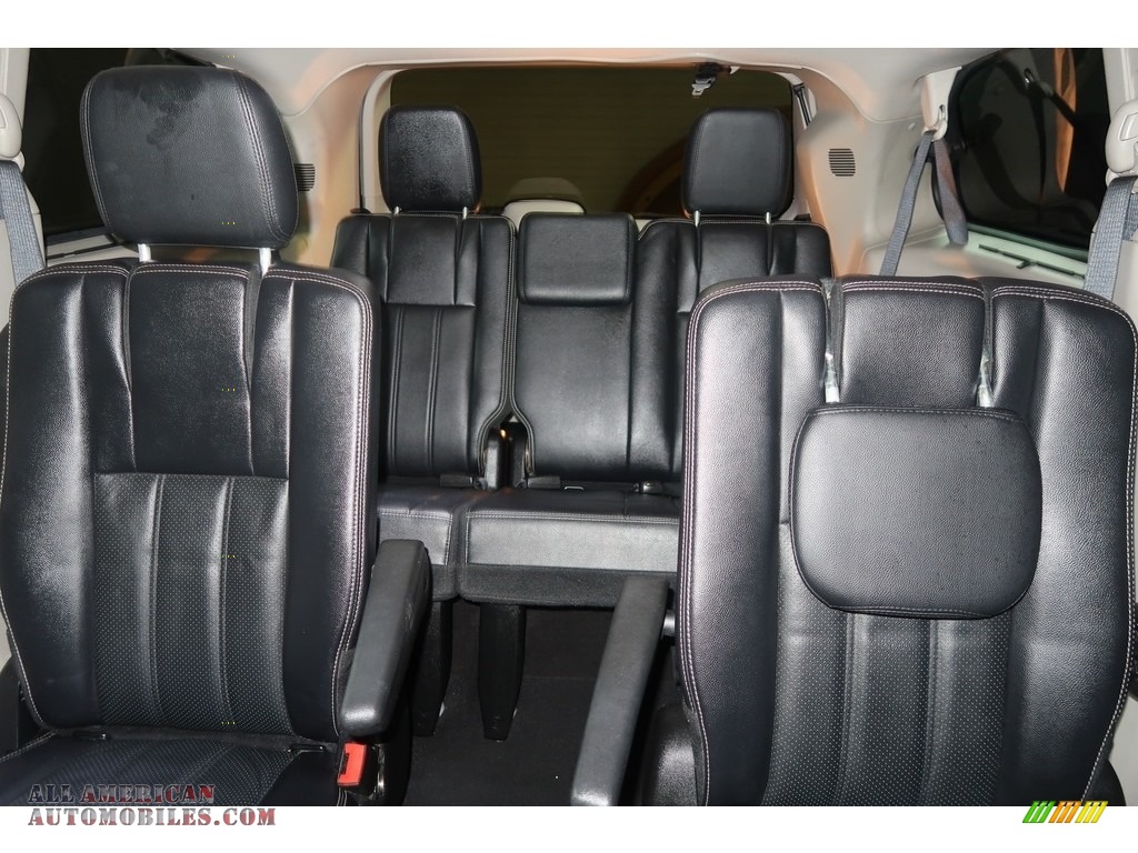 2015 Town & Country Touring-L - Brilliant Black Crystal Pearl / Black/Light Graystone photo #29