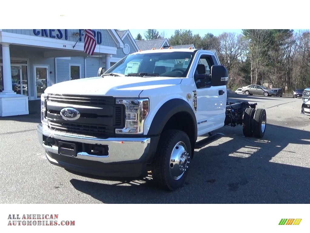 2019 F550 Super Duty XL Regular Cab 4x4 Chassis - White / Earth Gray photo #3