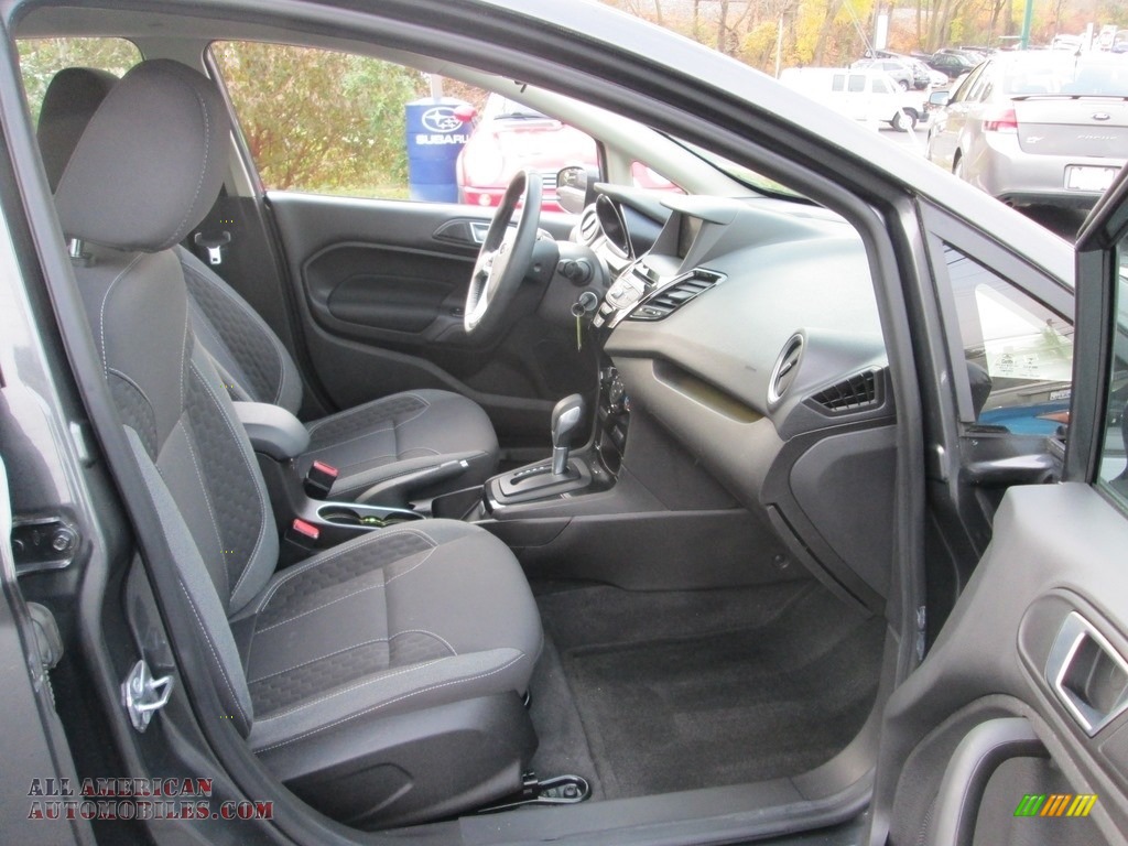 2015 Fiesta SE Sedan - Magnetic Metallic / Charcoal Black photo #17