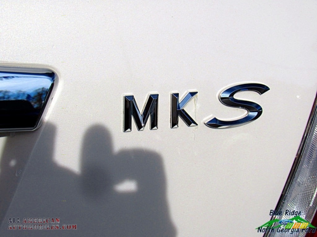 2009 MKS Sedan - White Suede / Light Camel photo #37