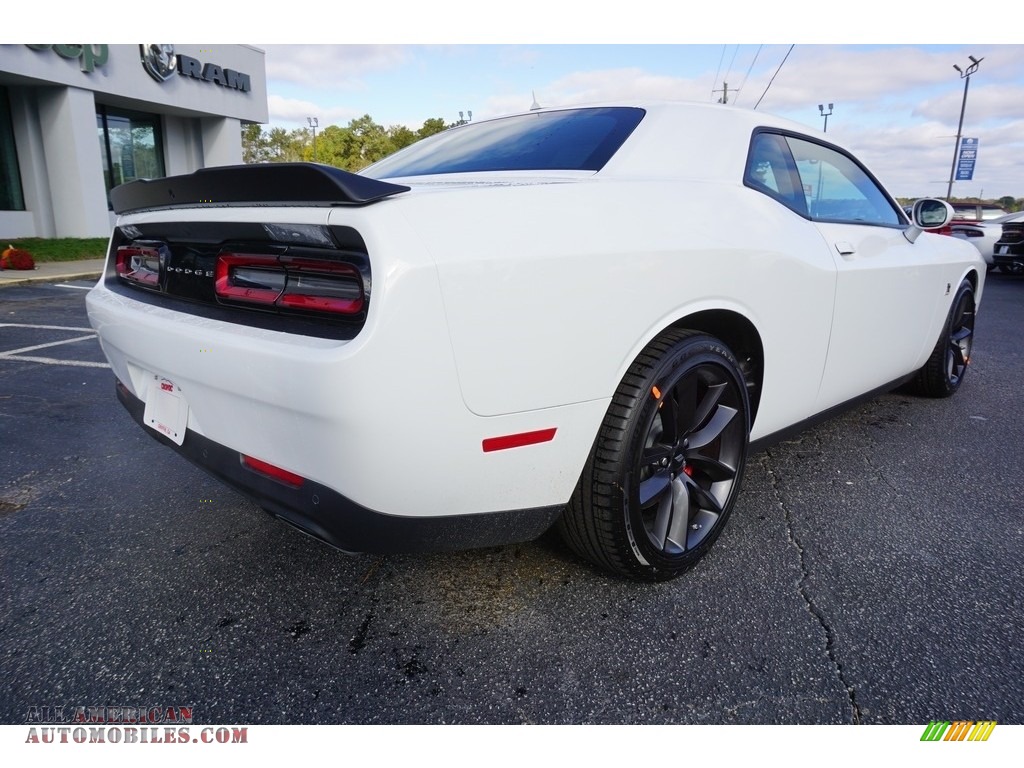 2019 Challenger R/T Scat Pack - White Knuckle / Black photo #13