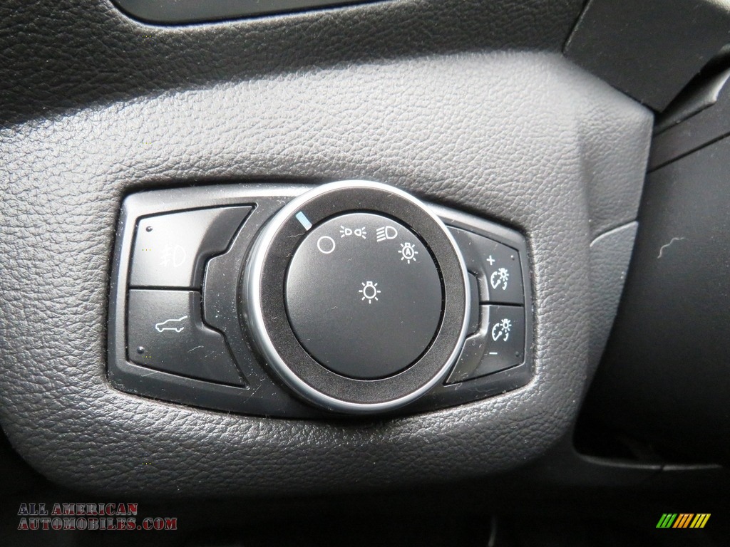 2017 Escape SE 4WD - Magnetic / Charcoal Black photo #31