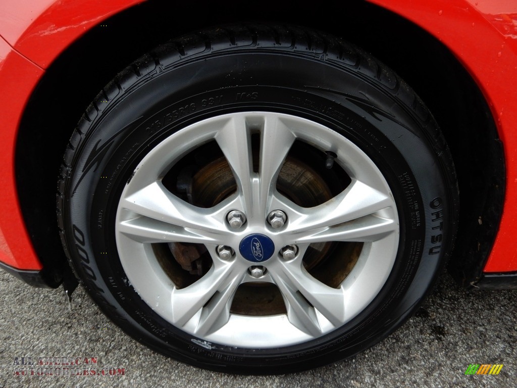 2013 Focus SE Sedan - Race Red / Charcoal Black photo #10