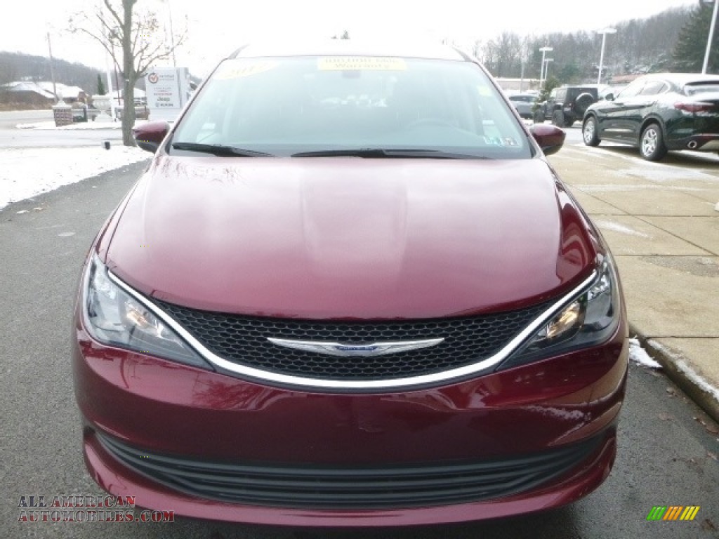 2017 Pacifica Touring - Velvet Red Pearl / Black/Alloy photo #4