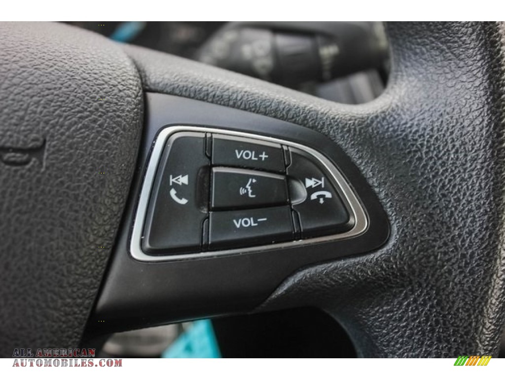 2016 Focus SE Hatch - Tectonic / Charcoal Black photo #40