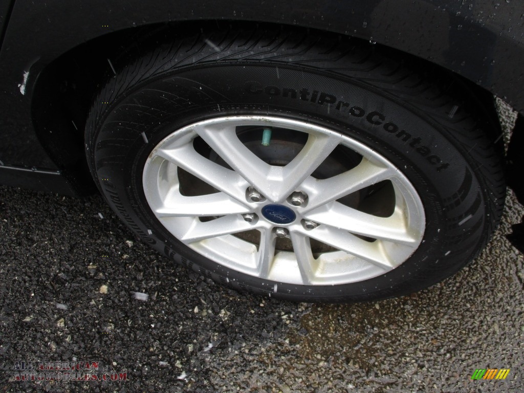 2015 Focus SE Hatchback - Magnetic Metallic / Charcoal Black photo #7