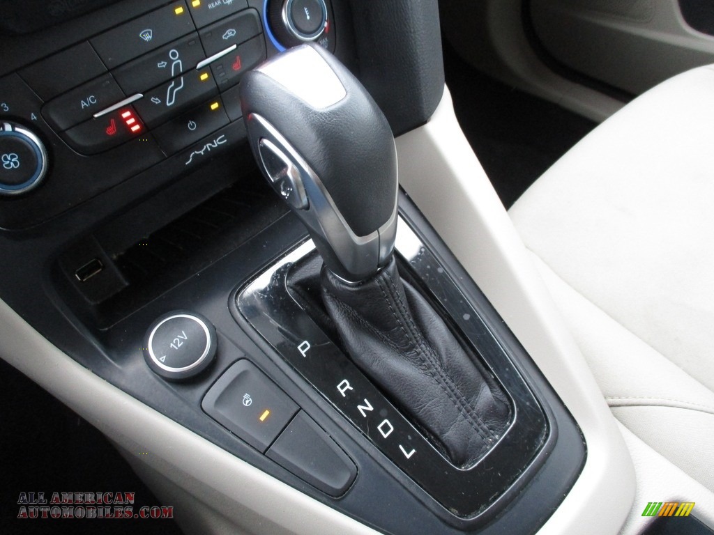 2015 Focus SE Hatchback - Magnetic Metallic / Charcoal Black photo #22