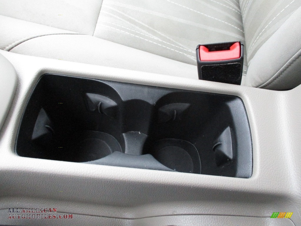 2015 Focus SE Hatchback - Magnetic Metallic / Charcoal Black photo #27