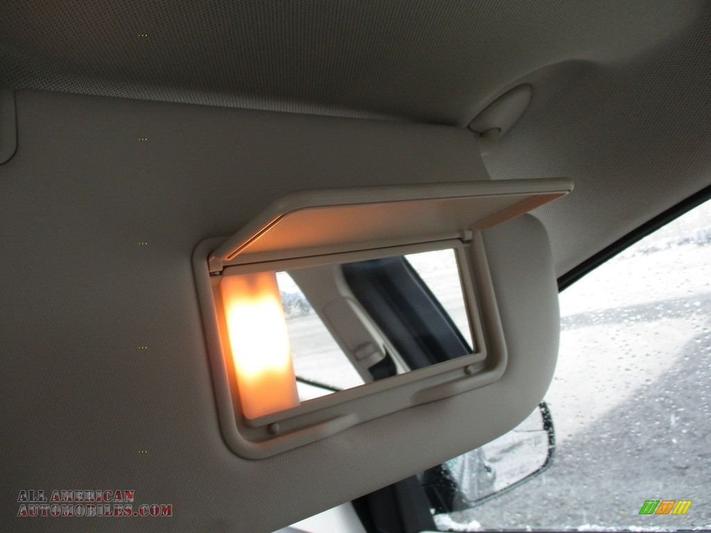 2015 Focus SE Hatchback - Magnetic Metallic / Charcoal Black photo #29