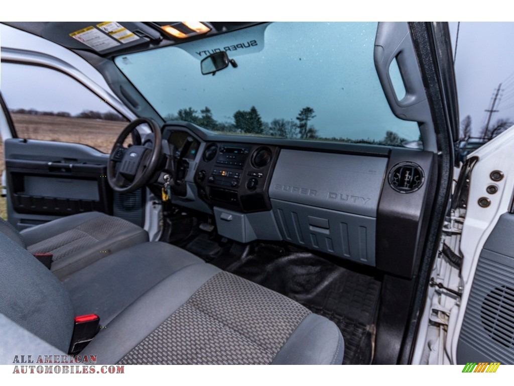 2015 F250 Super Duty XL Super Cab 4x4 - Oxford White / Steel photo #8