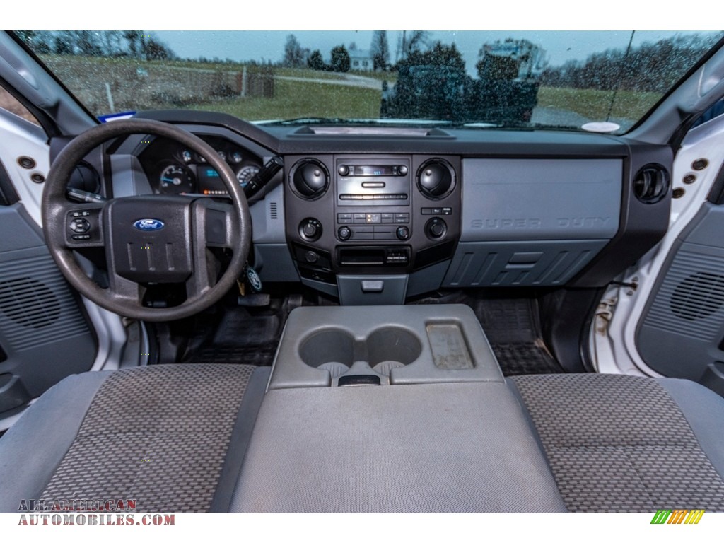 2015 F250 Super Duty XL Super Cab 4x4 - Oxford White / Steel photo #9