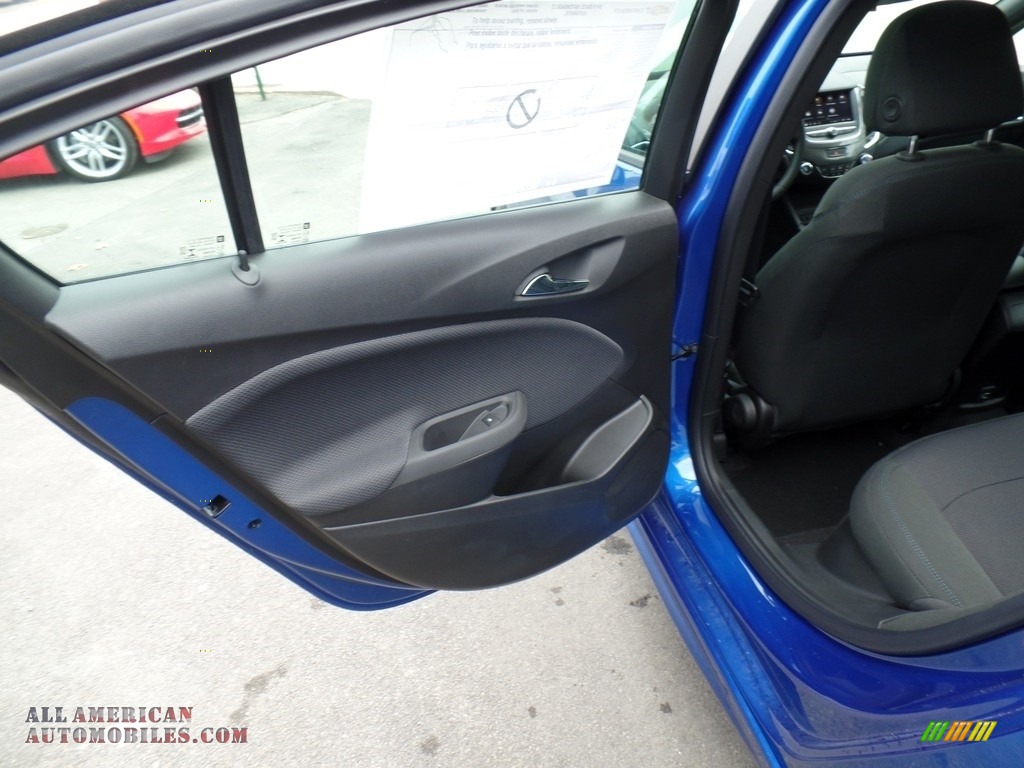 2019 Cruze LT Hatchback - Kinetic Blue Metallic / Black photo #34