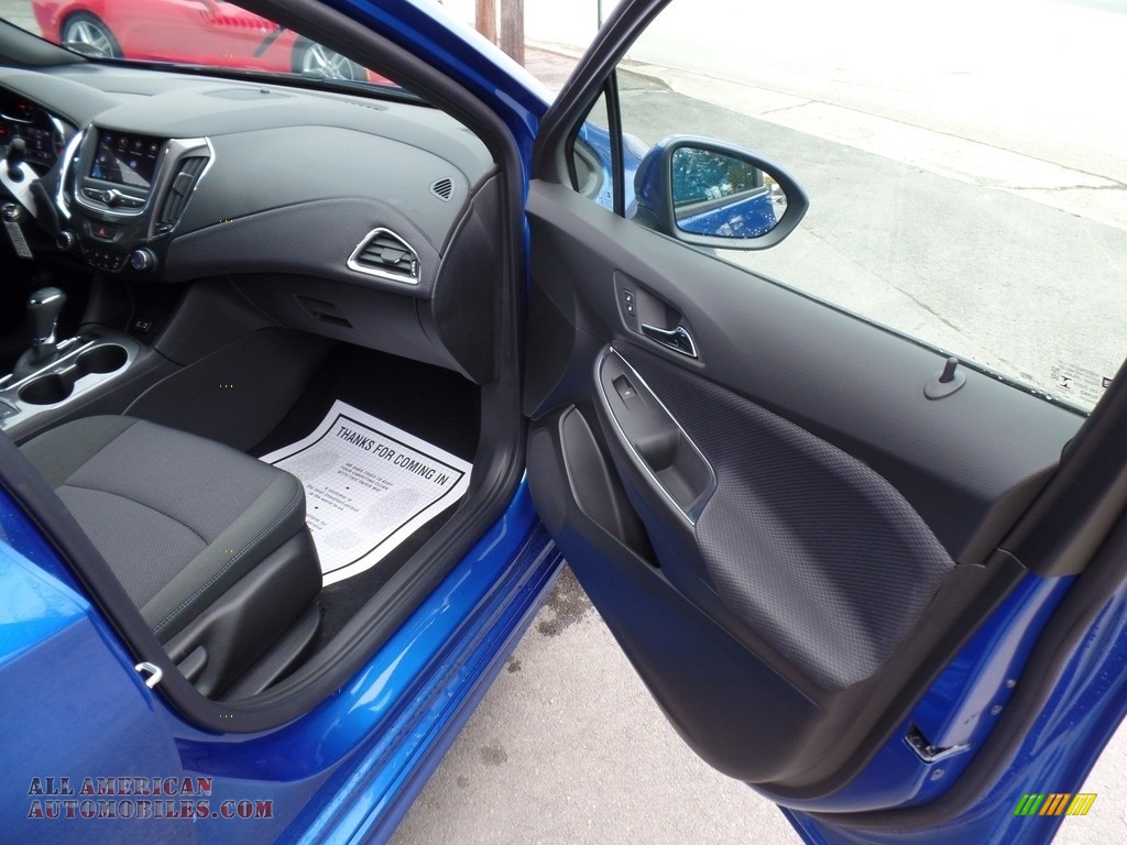 2019 Cruze LT Hatchback - Kinetic Blue Metallic / Black photo #39