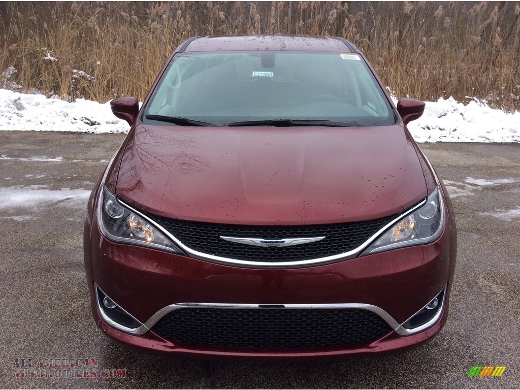 2019 Pacifica Touring Plus - Velvet Red Pearl / Black/Alloy photo #2