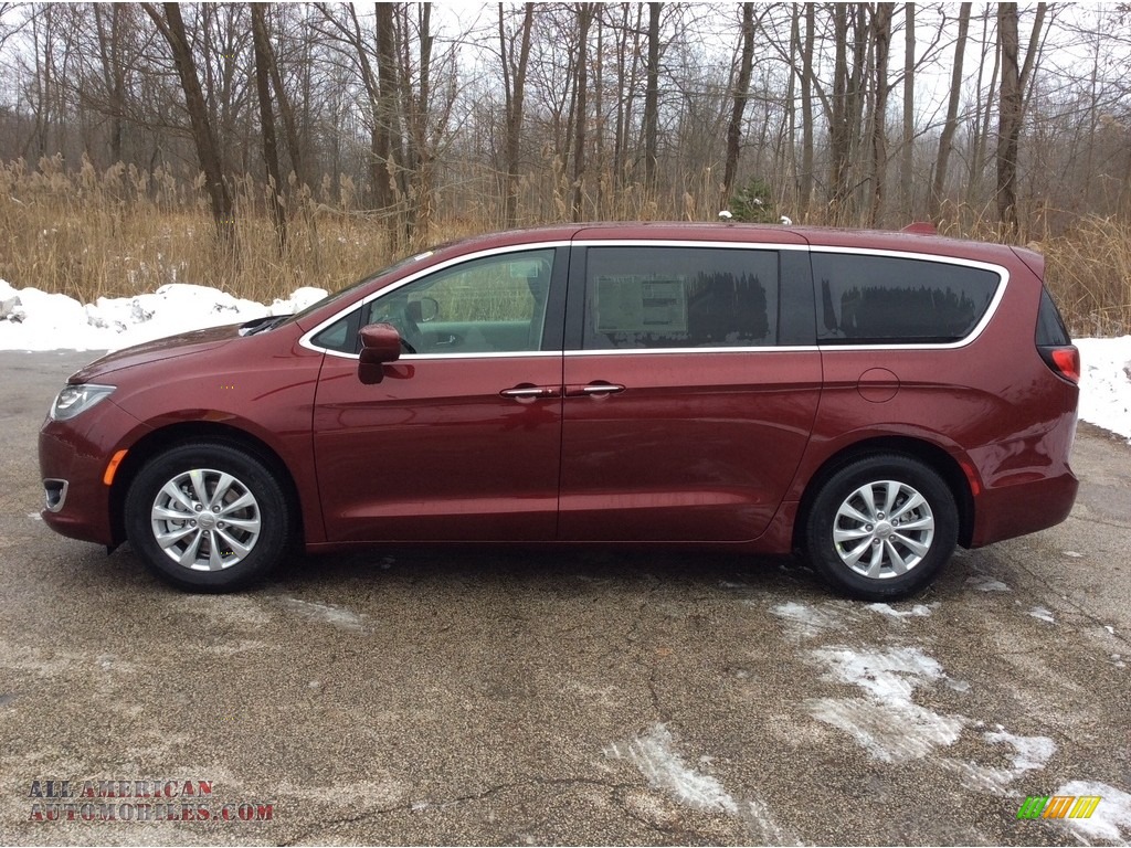 2019 Pacifica Touring Plus - Velvet Red Pearl / Black/Alloy photo #3