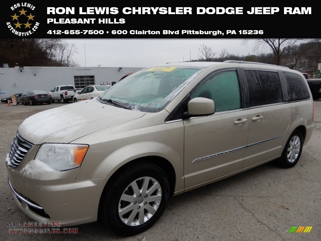Cashmere Pearl / Dark Frost Beige/Medium Frost Beige Chrysler Town & Country Touring