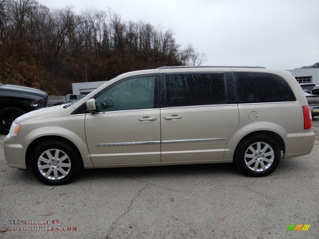 2014 Town & Country Touring - Cashmere Pearl / Dark Frost Beige/Medium Frost Beige photo #2