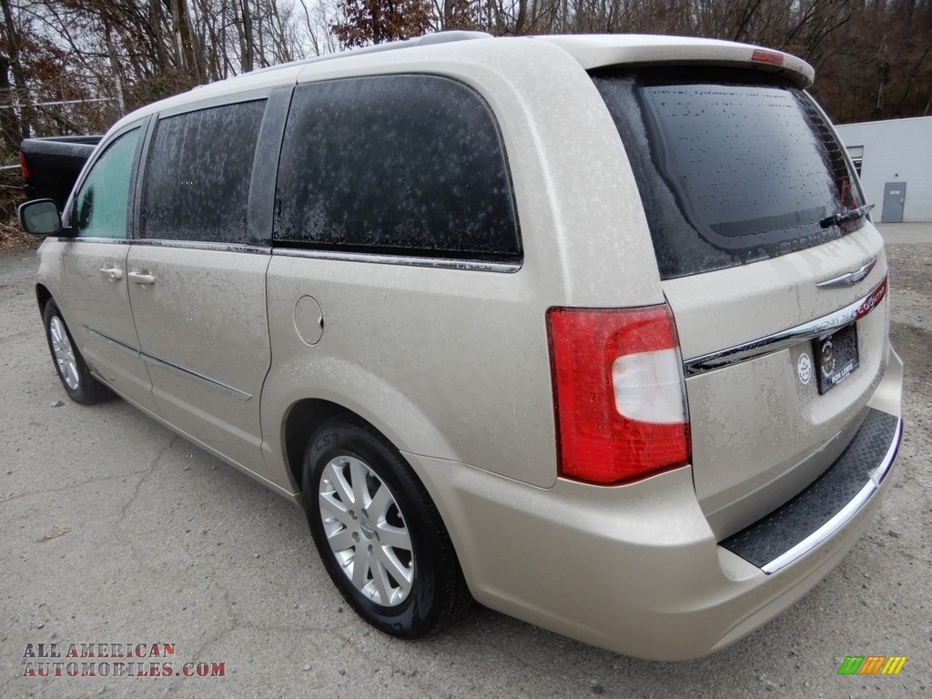 2014 Town & Country Touring - Cashmere Pearl / Dark Frost Beige/Medium Frost Beige photo #3