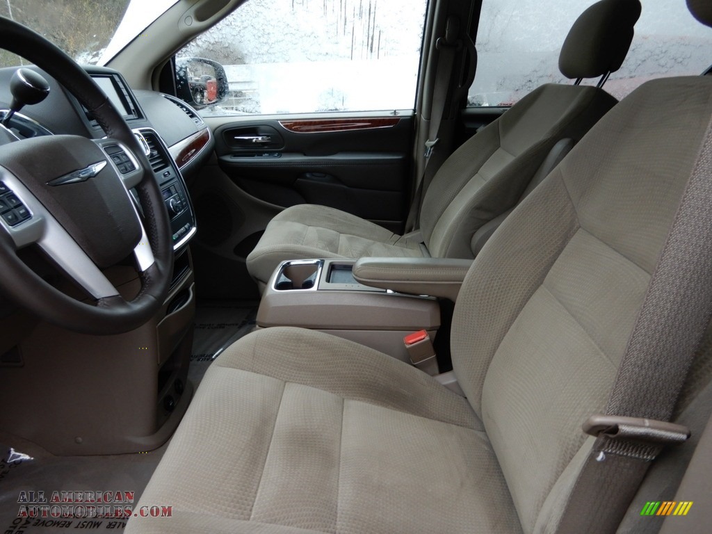 2014 Town & Country Touring - Cashmere Pearl / Dark Frost Beige/Medium Frost Beige photo #11