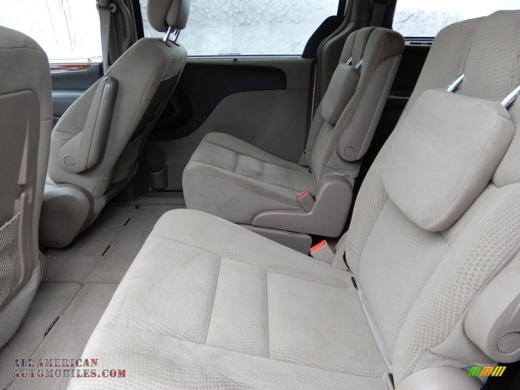 2014 Town & Country Touring - Cashmere Pearl / Dark Frost Beige/Medium Frost Beige photo #12