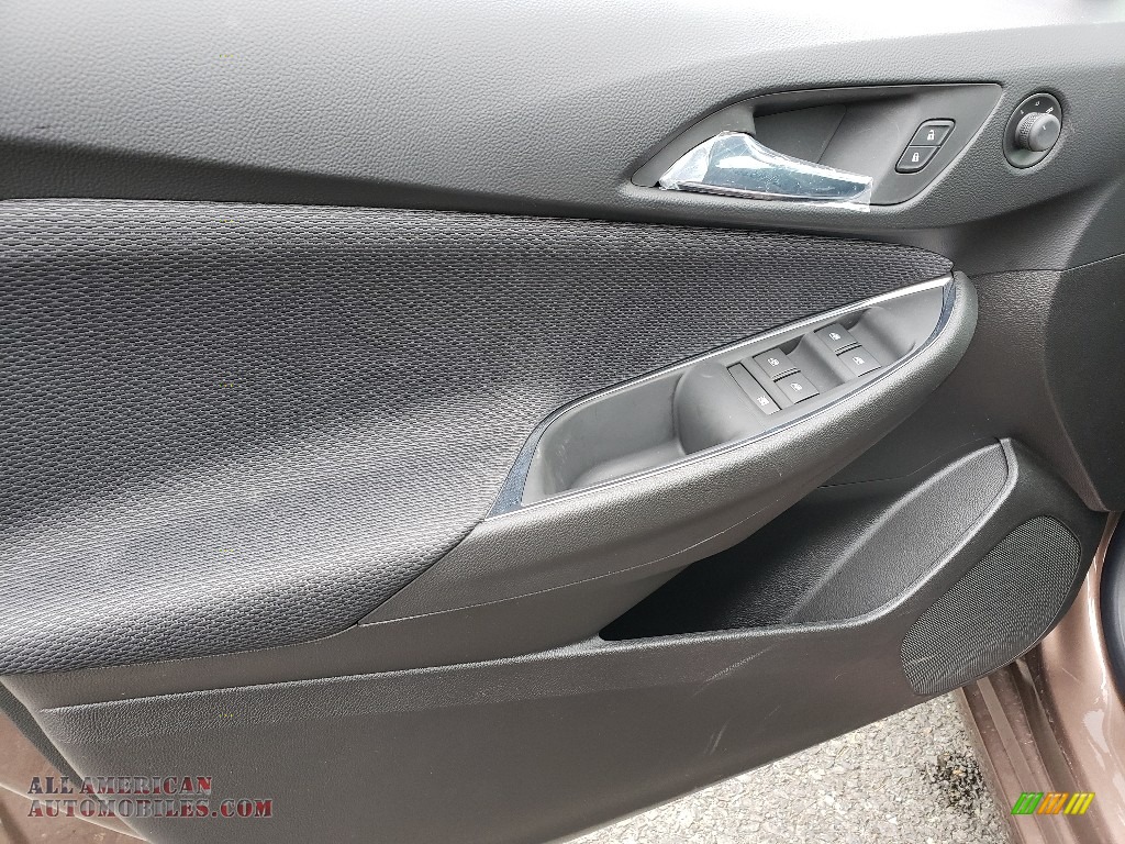 2019 Cruze LS Hatchback - Oakwood Metallic / Black photo #8