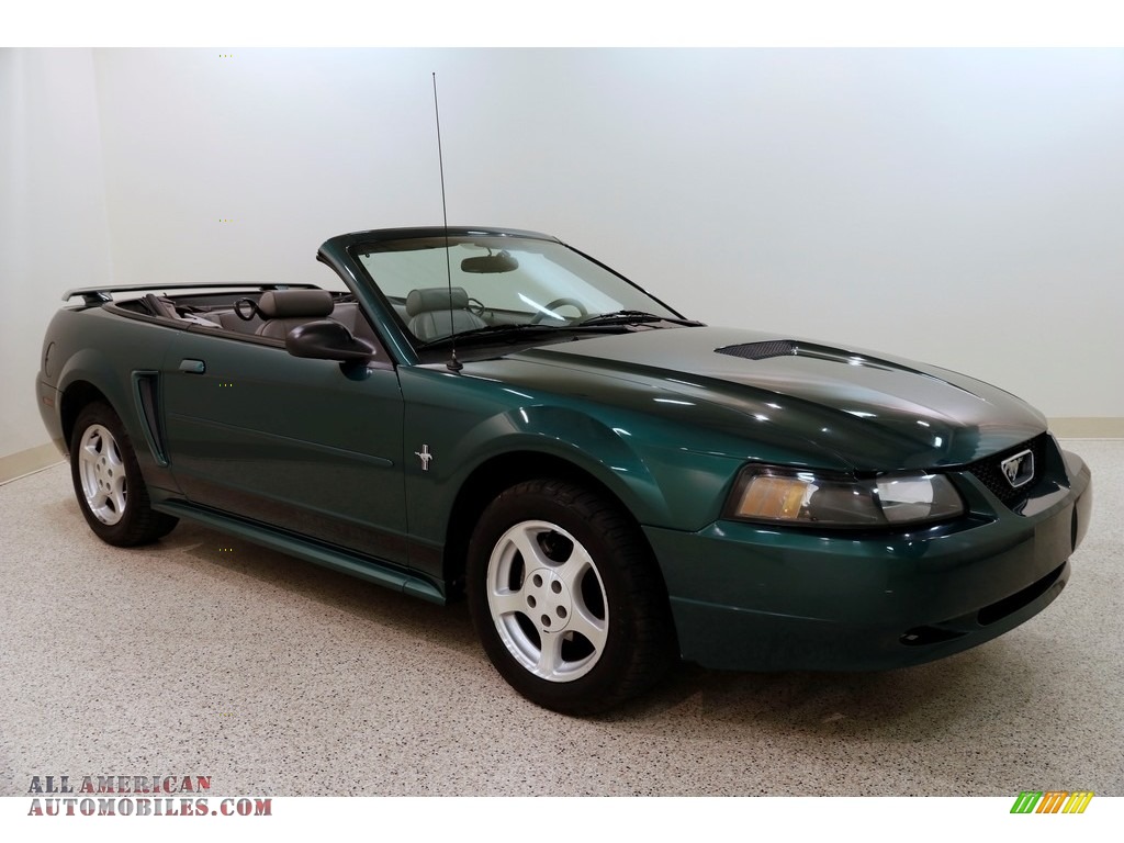 2002 Mustang V6 Convertible - Tropic Green Metallic / Medium Graphite photo #1