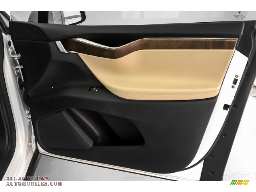 2017 Model X 75D - Pearl White Multi-Coat / Cream photo #31 2017 Model X 75D - Pearl White Multi-Coat / Cream photo #31