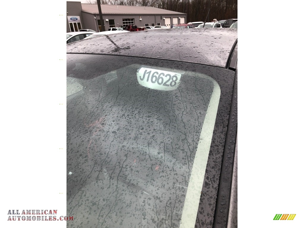 2018 Fiesta SE Hatchback - Magnetic / Charcoal Black photo #4