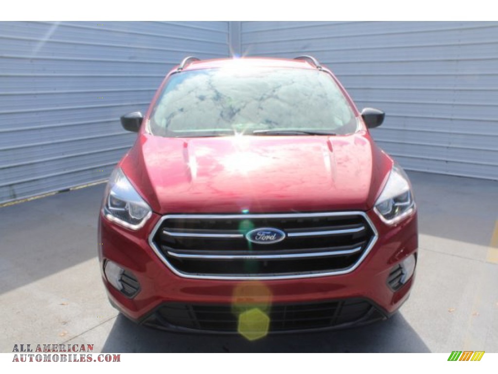 2019 Escape SE - Ruby Red / Chromite Gray/Charcoal Black photo #3