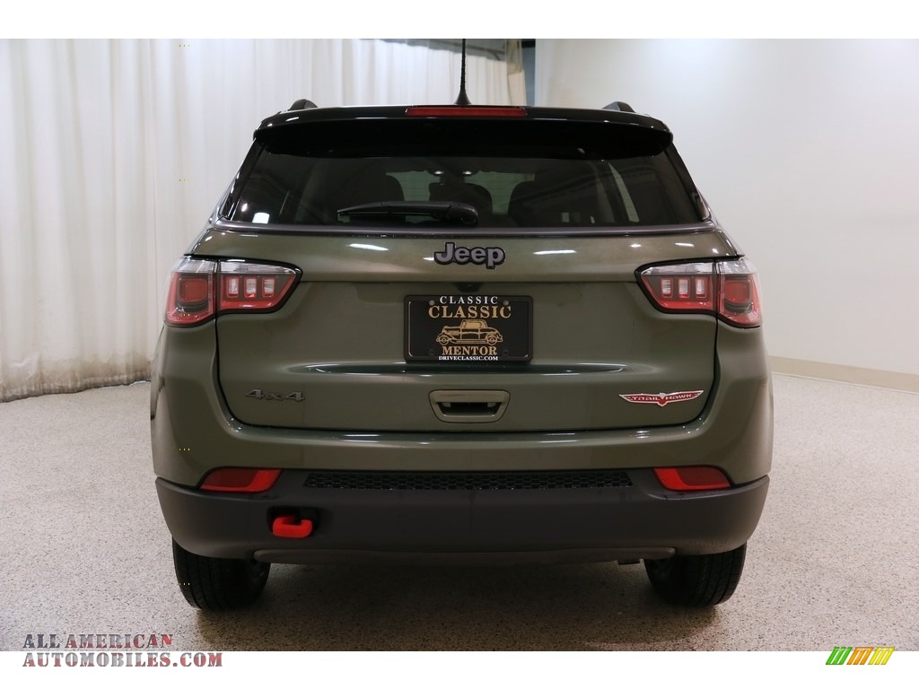 2018 Compass Trailhawk 4x4 - Olive Green Pearl / Black/Ruby Red photo #20