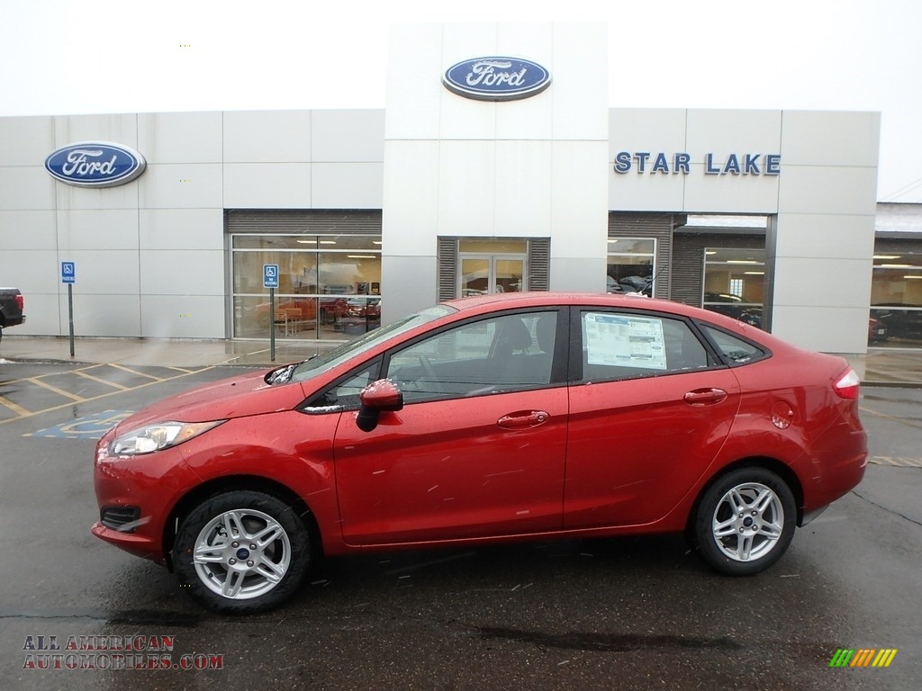 Hot Pepper Red / Charcoal Black Ford Fiesta SE Sedan