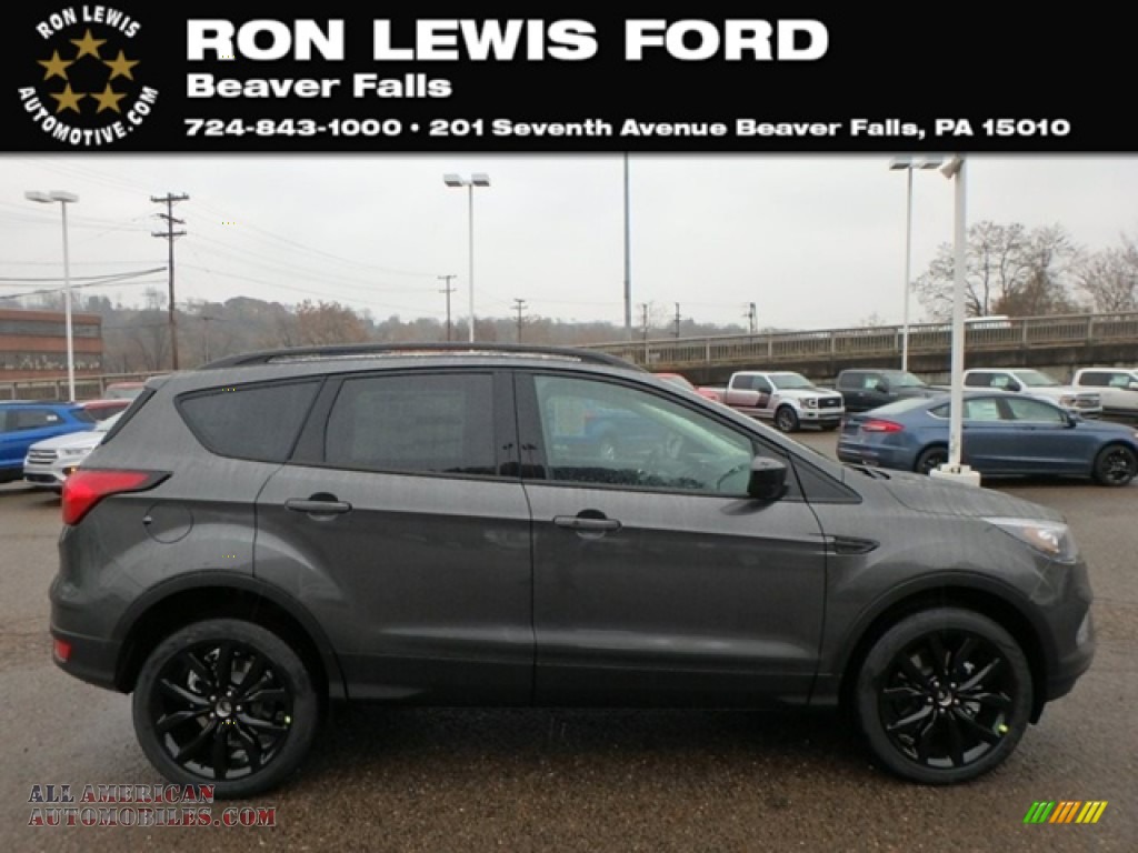 Magnetic / Chromite Gray/Charcoal Black Ford Escape SE 4WD