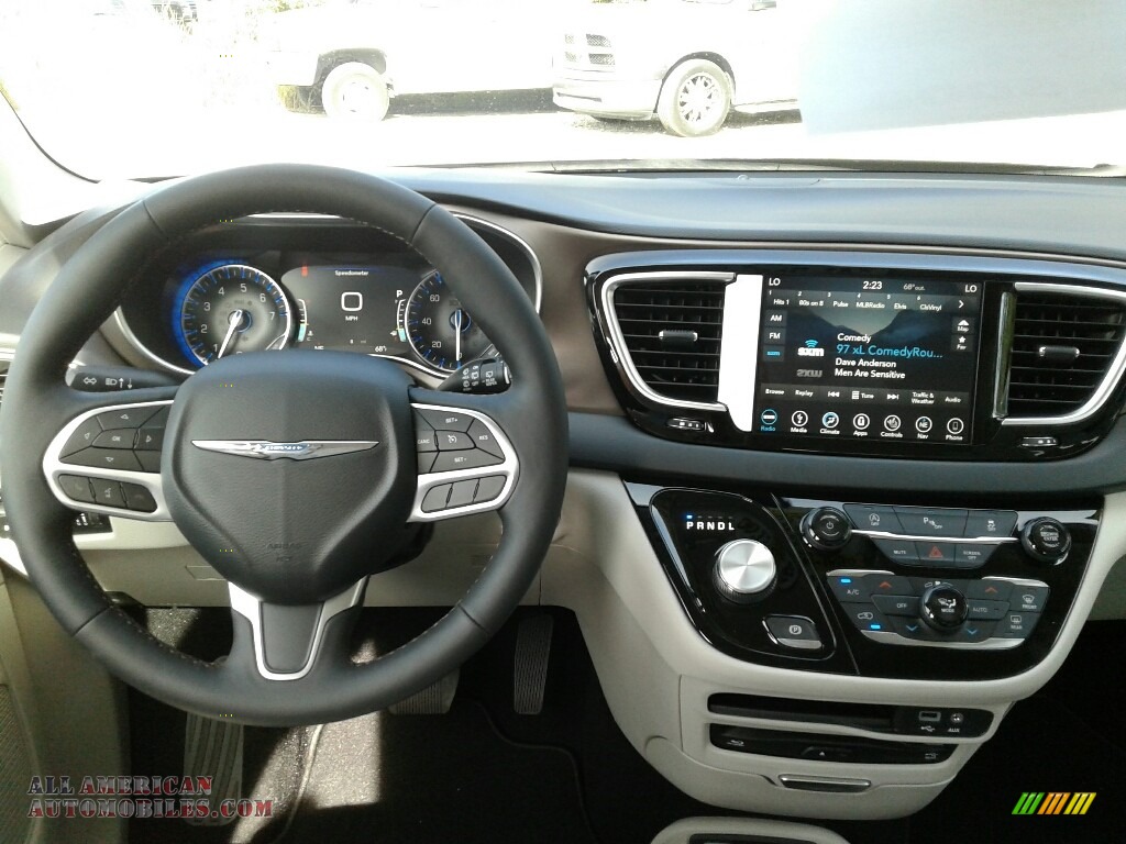 2019 Pacifica Touring L Plus - Jazz Blue Pearl / Black/Alloy photo #13