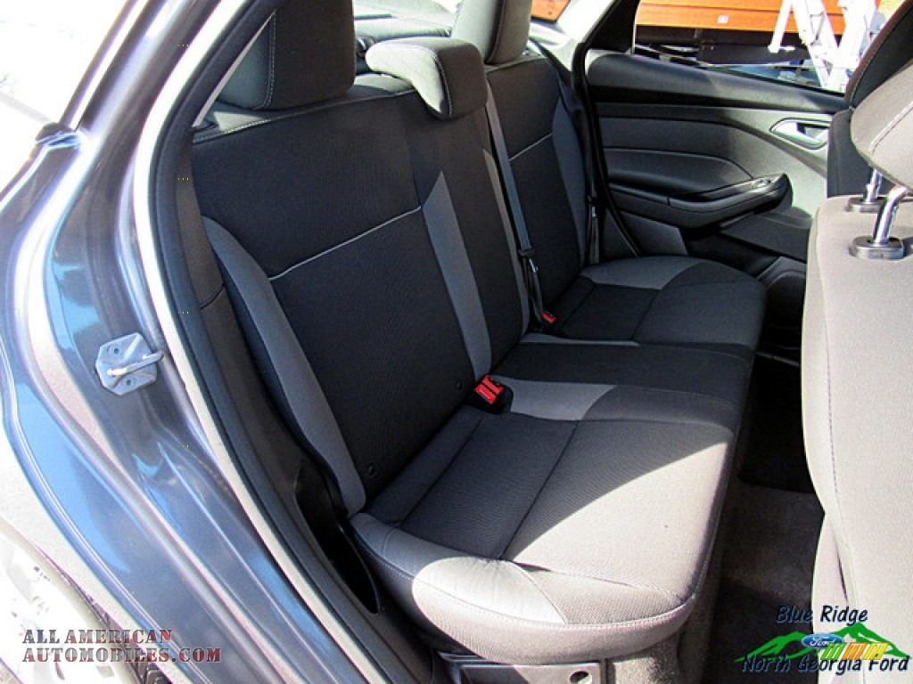 2014 Focus SE Sedan - Sterling Gray / Charcoal Black photo #12