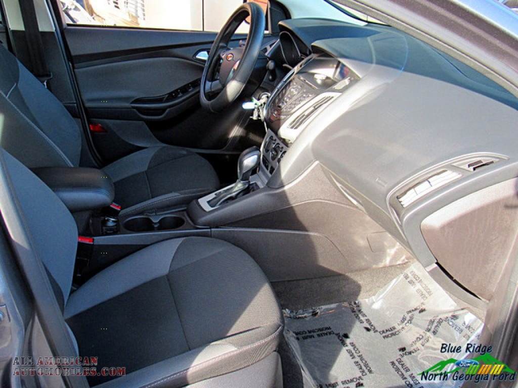 2014 Focus SE Sedan - Sterling Gray / Charcoal Black photo #27