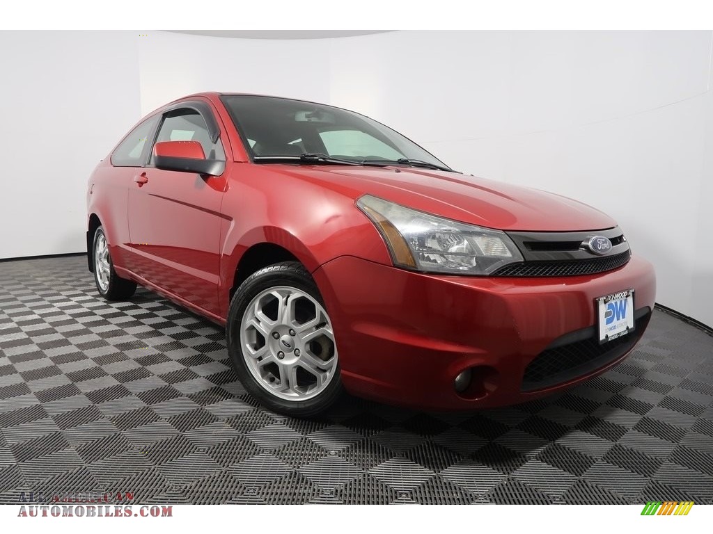 Sangria Red Metallic / Charcoal Black Ford Focus SE Coupe