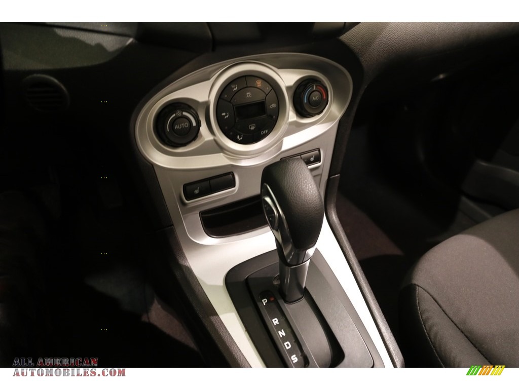 2017 Fiesta SE Sedan - Oxford White / Charcoal Black photo #9
