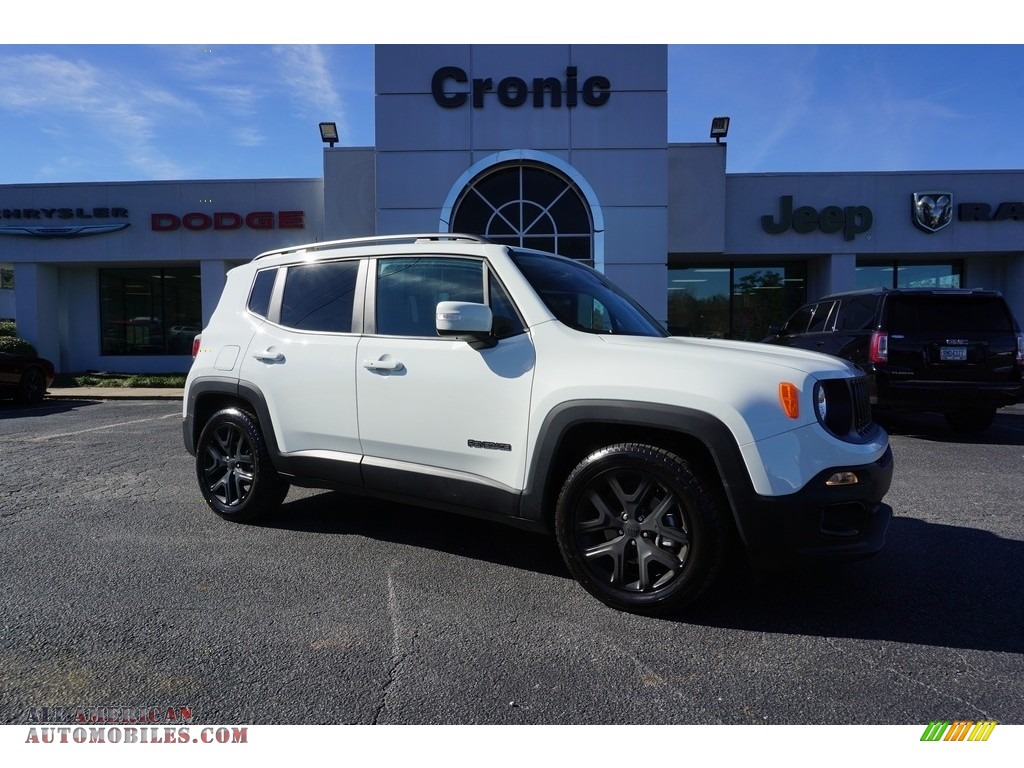 Alpine White / Black Jeep Renegade Latitude