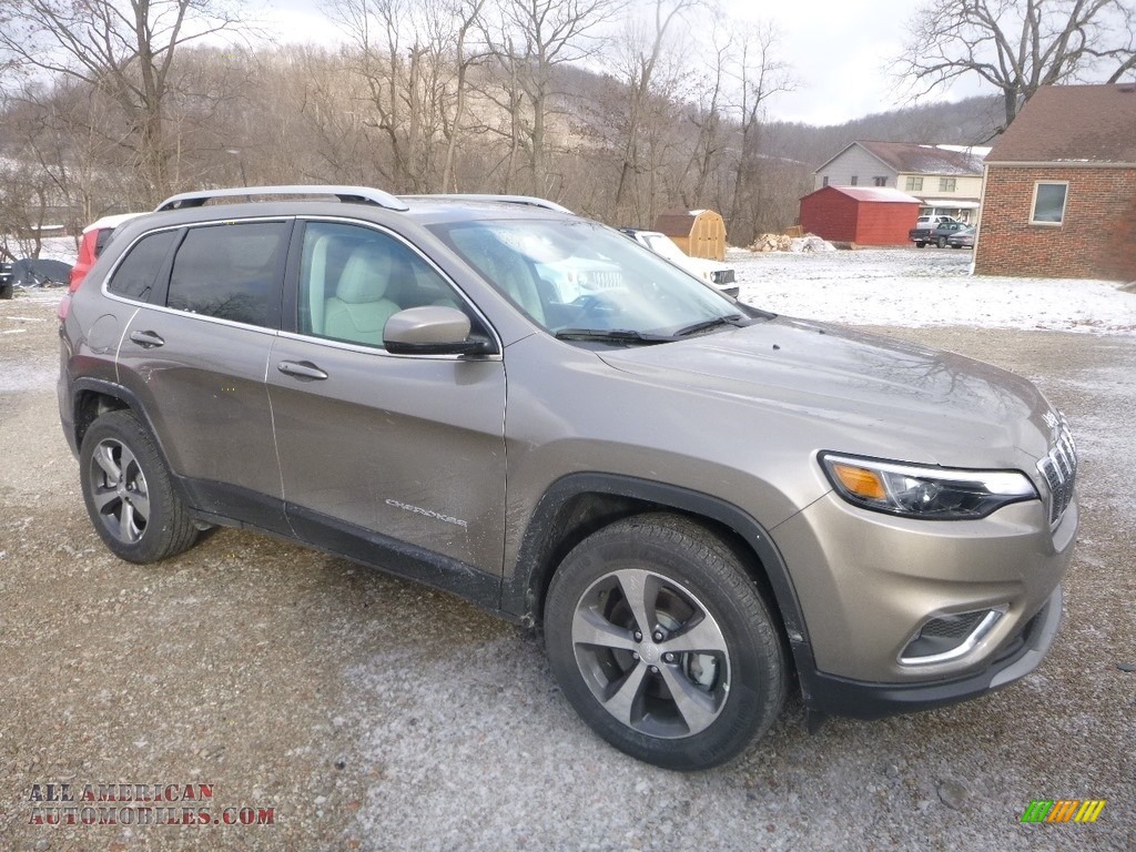 2019 Cherokee Limited 4x4 - Light Brownstone Pearl / Black/Ski Grey photo #8