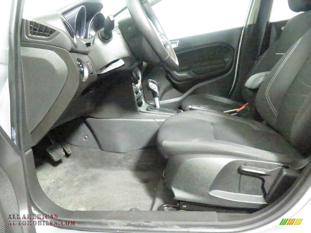 2014 Fiesta SE Sedan - Ingot Silver / Charcoal Black photo #9