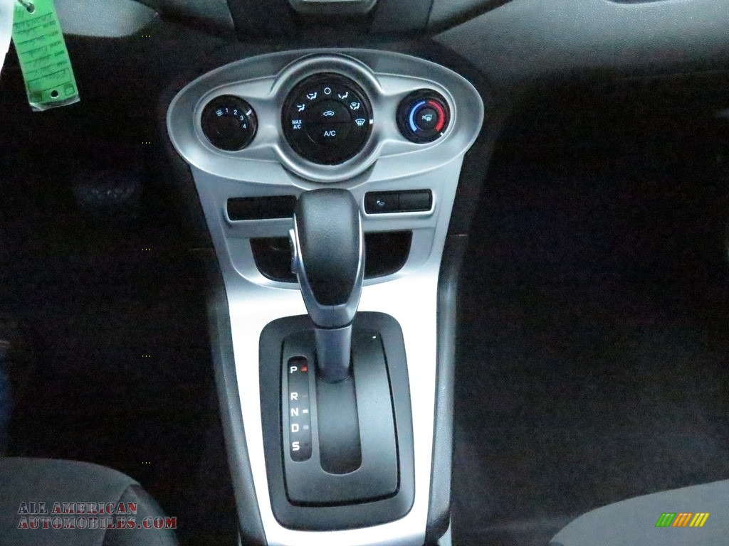 2014 Fiesta SE Sedan - Ingot Silver / Charcoal Black photo #25