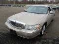 Lincoln Town Car Signature Light French Silk photo #20