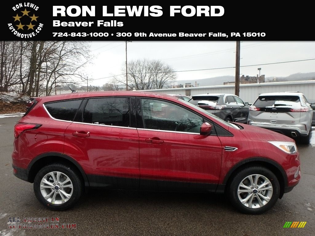Ruby Red / Chromite Gray/Charcoal Black Ford Escape SE 4WD