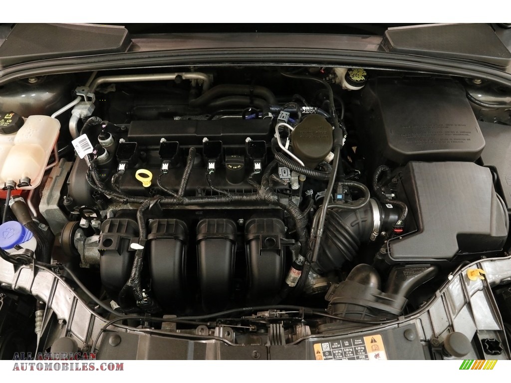 2016 Focus SE Sedan - Magnetic / Charcoal Black photo #17