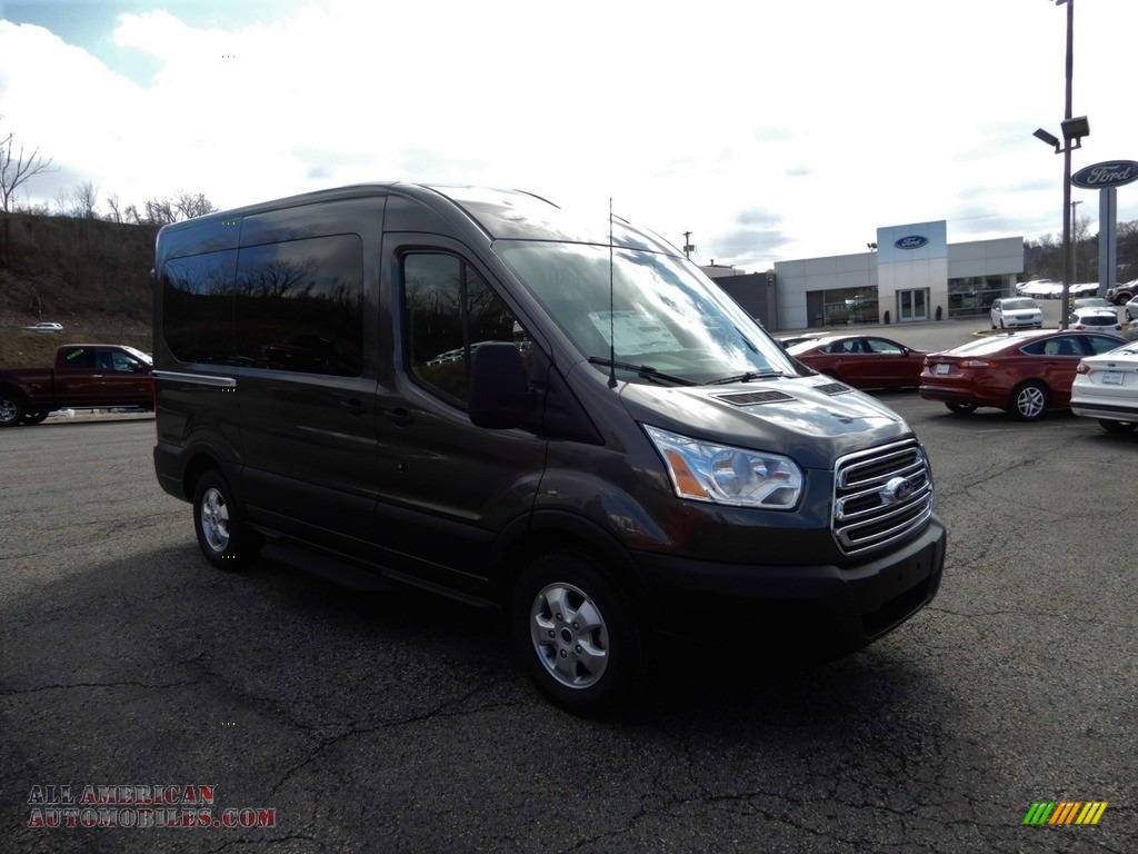 Magnetic / Charcoal black Ford Transit Passenger Wagon XLT 150 MR